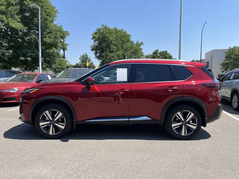 Used 2022 Nissan Rogue SL w/ SL Premium Package image 5