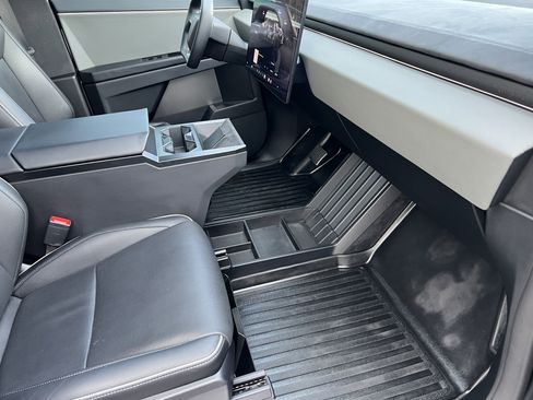 Used 2024 Tesla Cybertruck Cyberbeast image 22