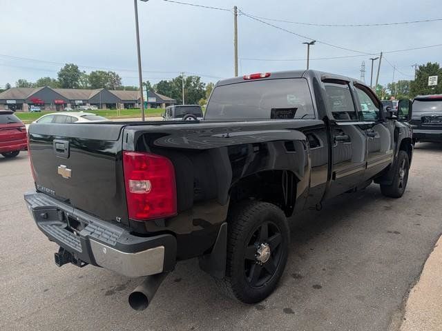 Used 2011 Chevrolet Silverado 2500 LT w/ Interior Plus Package AWD/4WD image 4