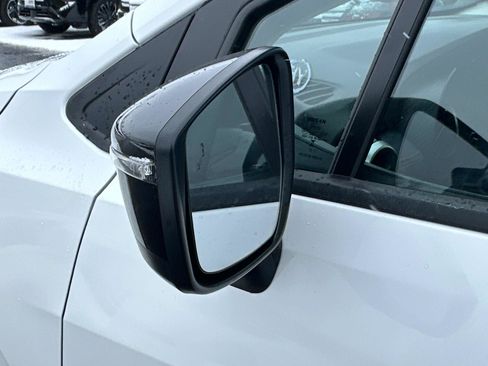 New 2025 Nissan Versa SR w/ Trunk Package image 11