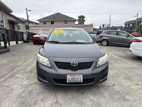 Used 2009 Toyota Corolla FWD image 2
