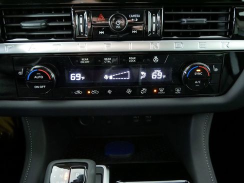 New 2026 Nissan Pathfinder SL AWD/4WD image 31