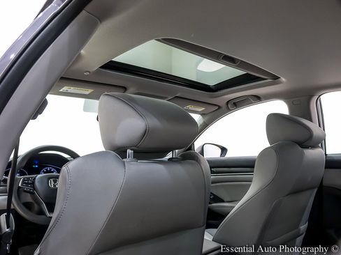 Used 2019 Honda Accord EX image 17