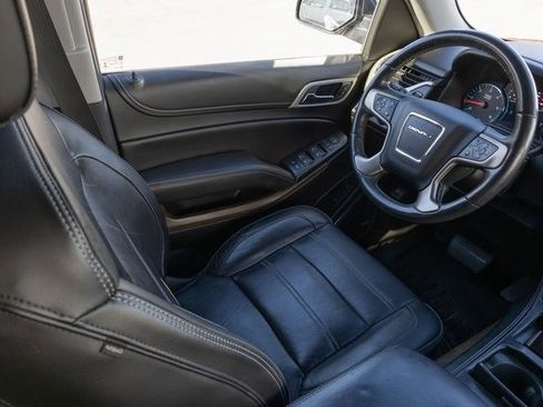 Used 2018 GMC Yukon Denali image 24