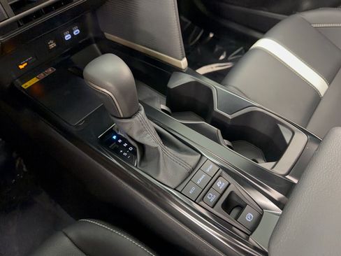 Used 2025 Toyota Camry SE w/ Multimedia Upgrade Package FWD image 22