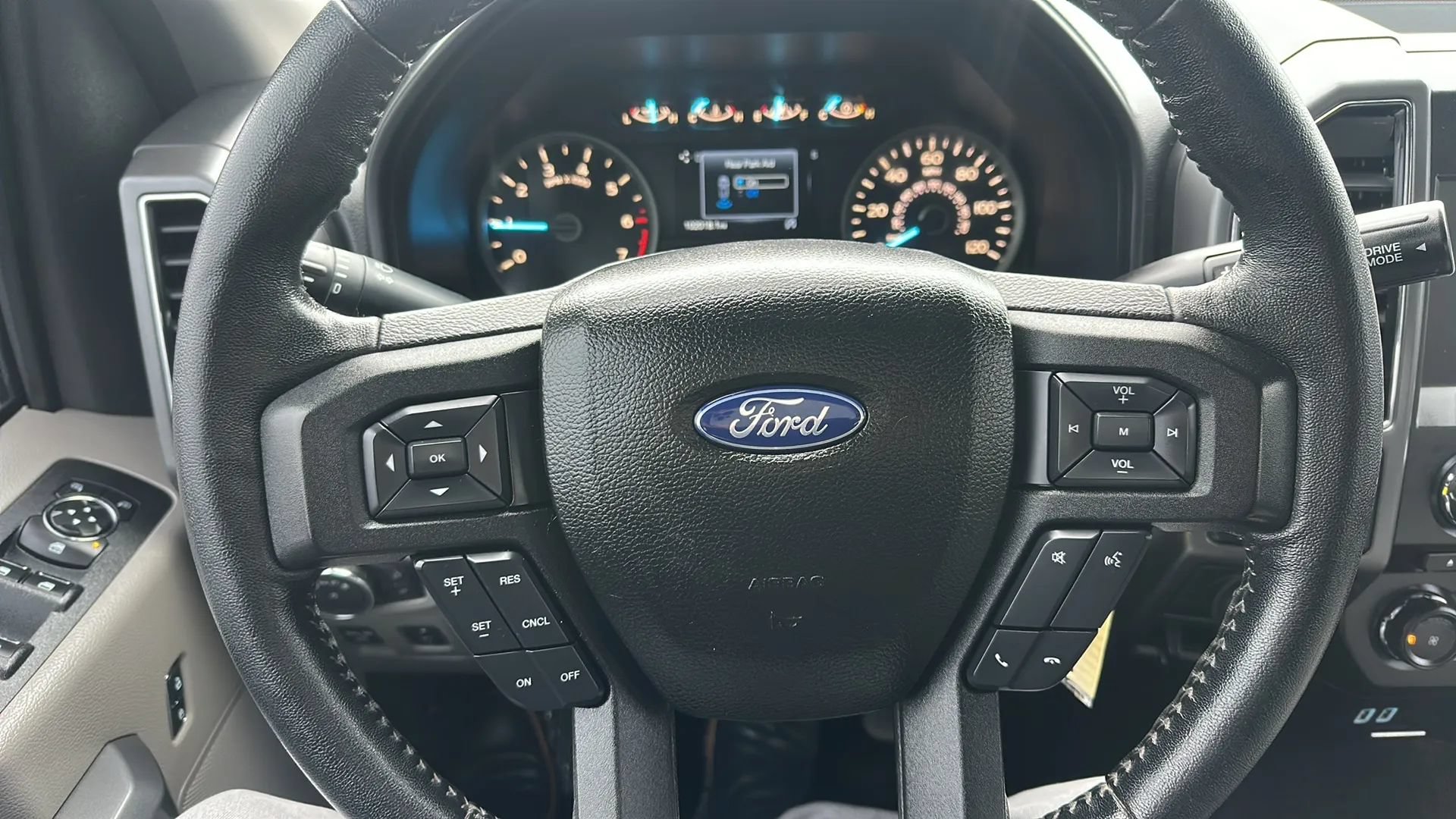 Used 2018 Ford F150 XLT w/ Equipment Group 302A Luxury AWD/4WD image 17