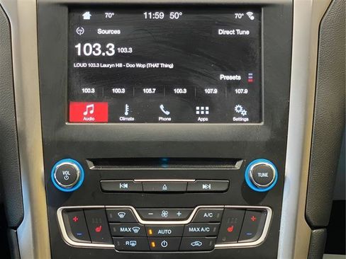 Used 2017 Ford Fusion SE w/ Fusion SE Technology Package image 23