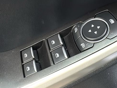 Certified 2022 Ford Explorer XLT w/ Equipment Group 202A image 10