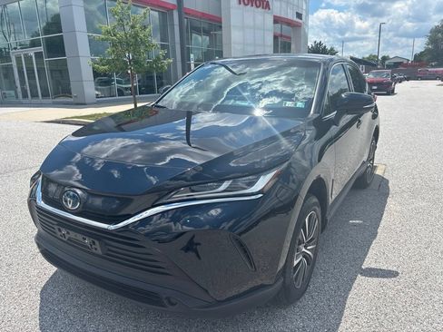 Used 2023 Toyota Venza LE AWD/4WD image 16