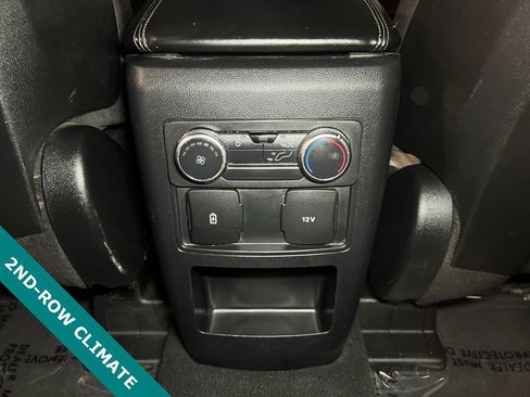 Used 2020 Ford Explorer XLT image 19