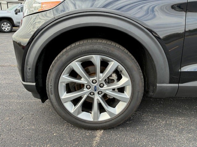 Used 2021 Ford Explorer Platinum w/ Equipment Group 601A AWD/4WD image 12