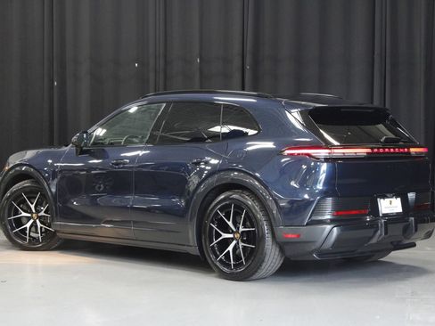 Used 2026 Porsche Cayenne Electric AWD/4WD image 3