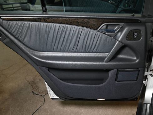 Used 1997 Mercedes-Benz E 420 image 31