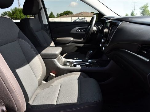 Used 2020 Chevrolet Traverse LT FWD image 30