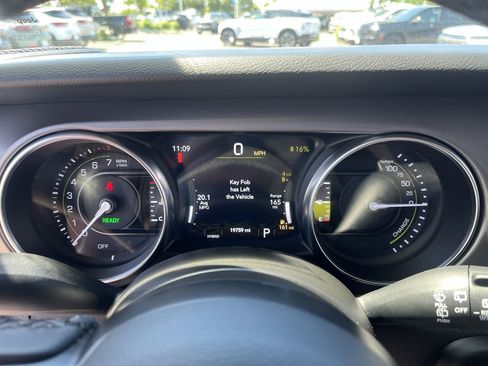 Used 2023 Jeep Wrangler Unlimited w/ Cold Weather Group AWD/4WD image 10