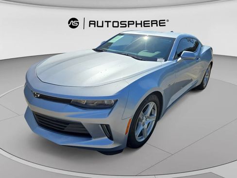 Used 2017 Chevrolet Camaro LT RWD image 3