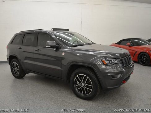 Used 2017 Jeep Grand Cherokee Trailhawk w/ Trailhawk Luxury Group image 7