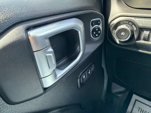 Used 2020 Jeep Wrangler Sport AWD/4WD image 26