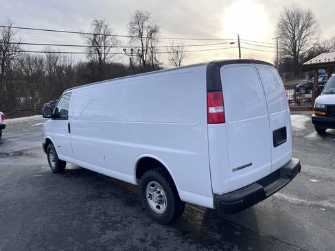 Used 2021 Chevrolet Express 2500 Extended image 4
