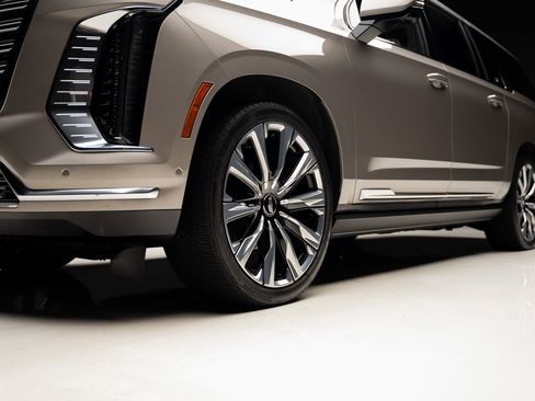 Used 2025 Cadillac Escalade ESV Premium Luxury Platinum AWD/4WD image 80