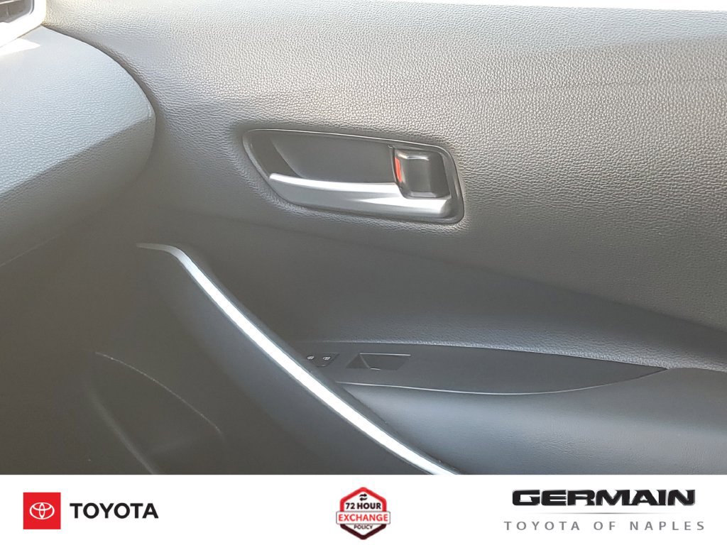 Used 2022 Toyota Corolla SE w/ SE Premium Package FWD image 29