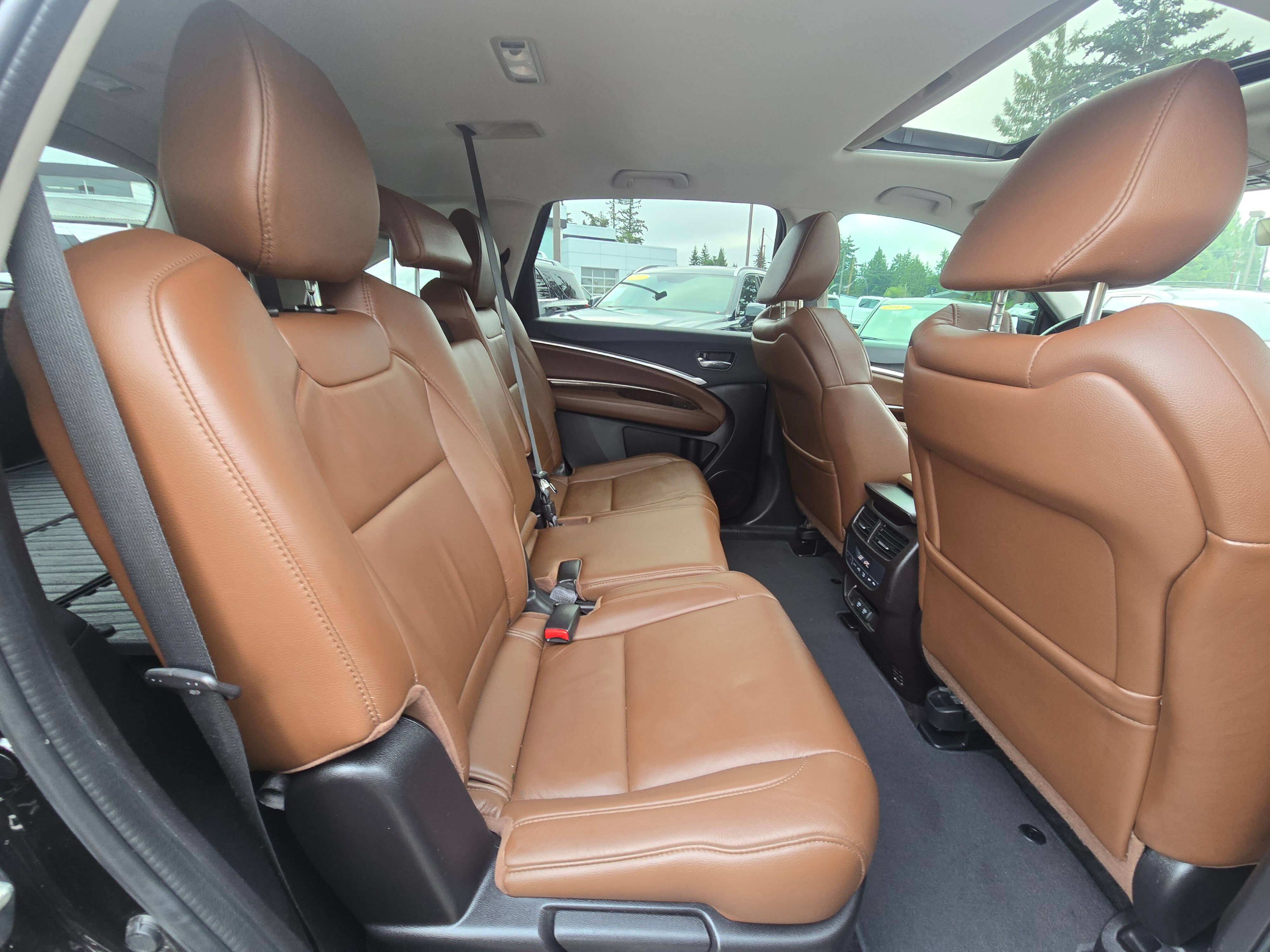 Used 2017 Acura MDX w/ Technology Package AWD/4WD image 12