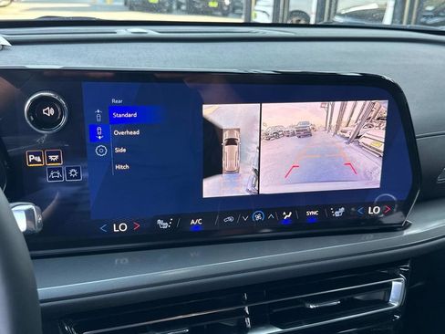 New 2026 Chevrolet Traverse LT w/ Driver Confidence Package image 24