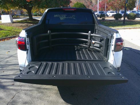 Used 2025 Hyundai Santa Cruz SE image 33