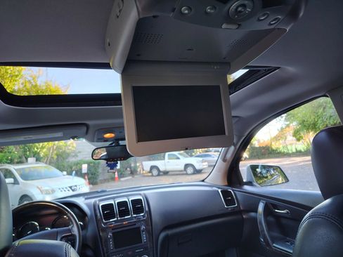 Used 2012 GMC Acadia Denali image 23