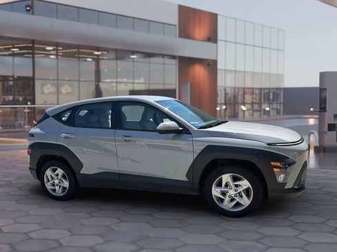 Used 2024 Hyundai Kona SE FWD image 16