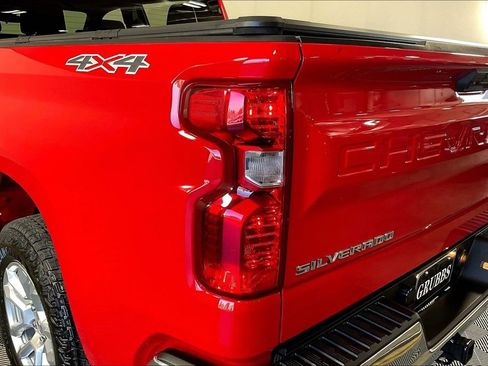 Used 2024 Chevrolet Silverado 1500 LT image 41