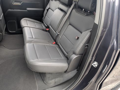 Used 2022 GMC Sierra 1500 SLT w/ SLT Premium Plus Package AWD/4WD image 18