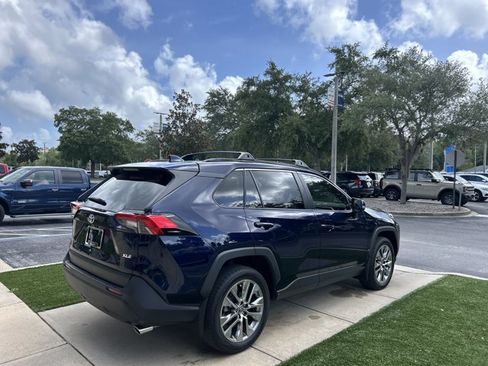 Used 2023 Toyota RAV4 XLE Premium FWD image 5