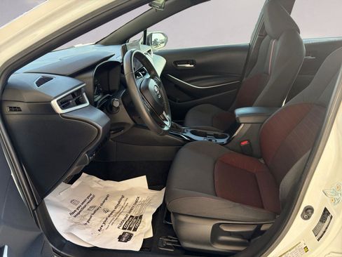Used 2024 Toyota Corolla SE w/ SE Premium Package image 9