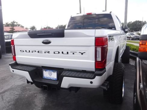 Used 2022 Ford F250 Lariat w/ Black Appearance Package AWD/4WD image 5