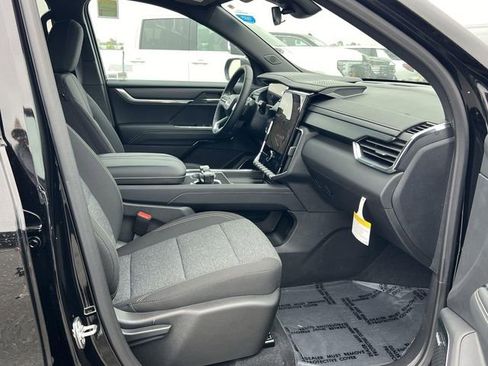 New 2025 GMC Acadia Elevation image 28