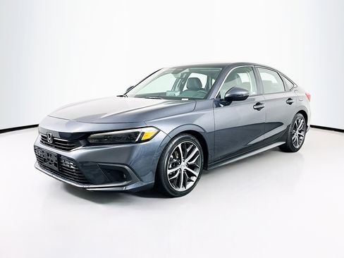 Used 2024 Honda Civic Touring image 3