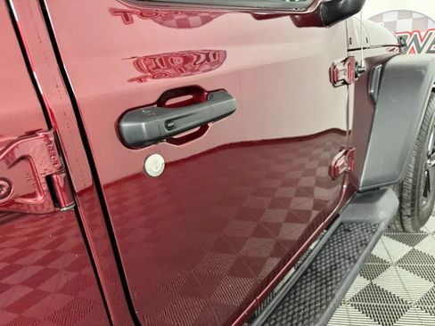 Used 2022 Jeep Wrangler Unlimited Sport AWD/4WD image 32