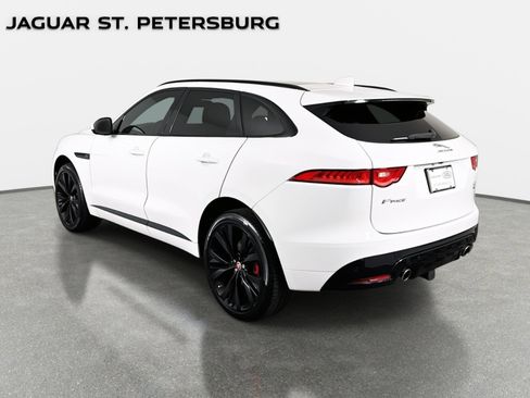 Used 2017 Jaguar F-PACE S image 8