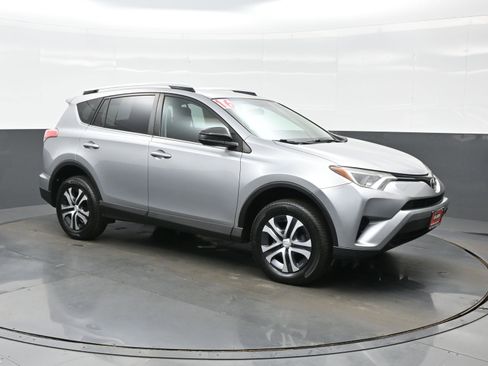 Used 2016 Toyota RAV4 LE AWD/4WD image 8