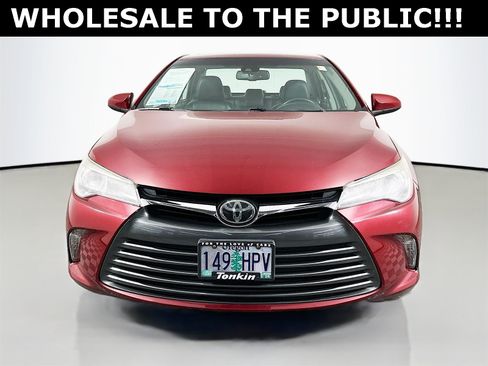 Used 2017 Toyota Camry XLE image 2