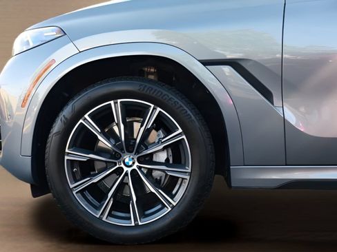 Used 2025 BMW X6 xDrive40i AWD/4WD image 6