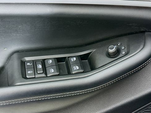 Used 2023 Jeep Grand Cherokee L Limited image 15