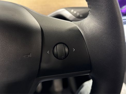 Used 2020 Tesla Model Y Long Range image 23