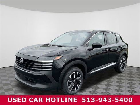 Used 2025 Nissan Kicks SV image 2