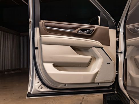 Used 2022 GMC Yukon Denali w/ Denali Premium Package AWD/4WD image 30