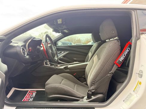 Used 2018 Chevrolet Camaro SS image 17