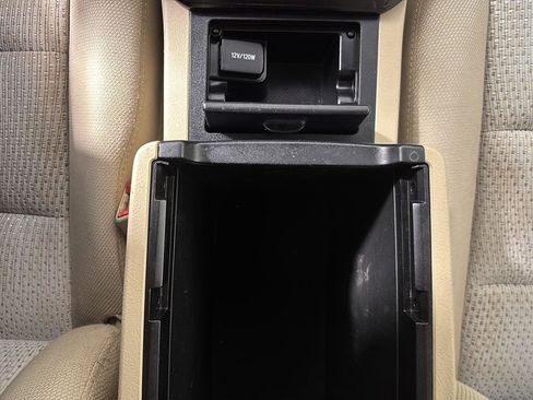 Used 2012 Toyota Camry LE FWD image 33