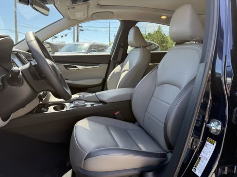 Certified 2025 INFINITI QX50 Luxe image 13