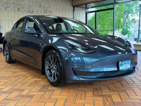 Used 2022 Tesla Model 3 RWD image 10